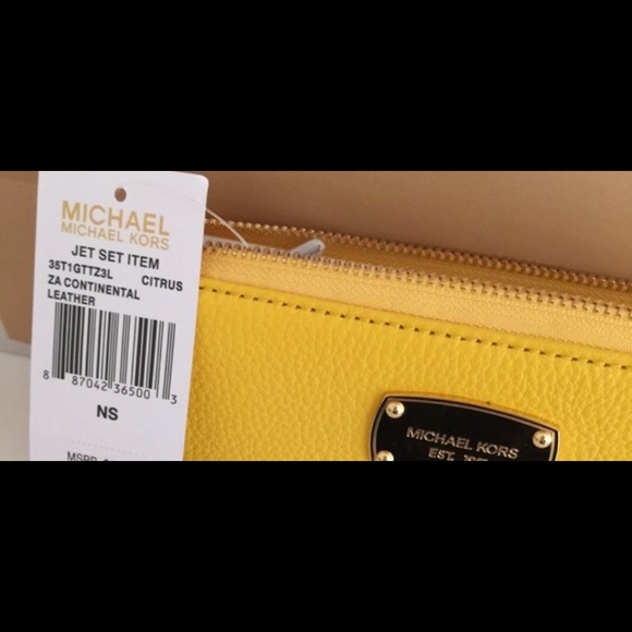 Michael Kors Jet Set Leather Wallet - Picture 4 of 4